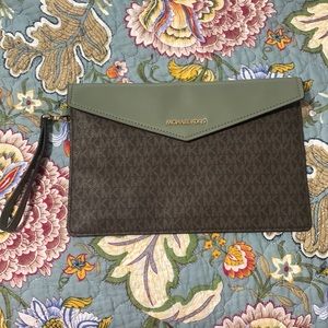 Michael Kors wristlet